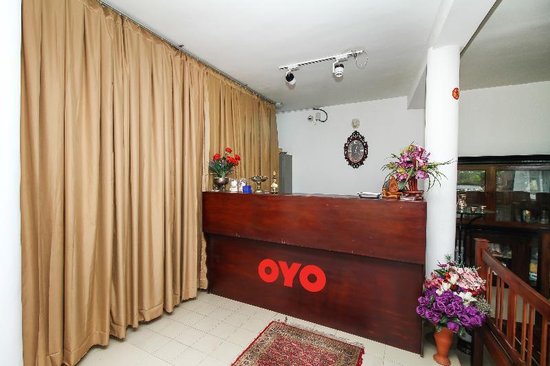 Oyo 347 Hotel Empryean Катунаяка Экстерьер фото