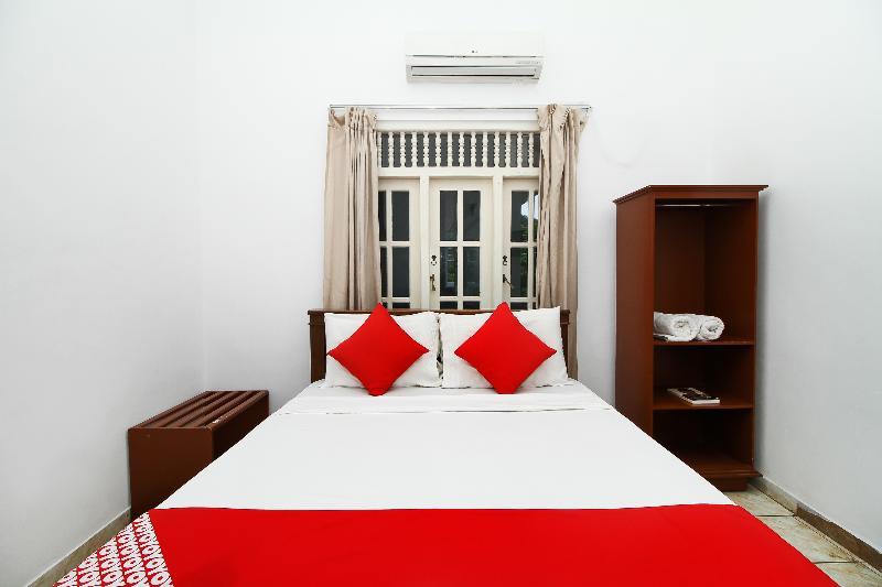 Oyo 347 Hotel Empryean Катунаяка Экстерьер фото
