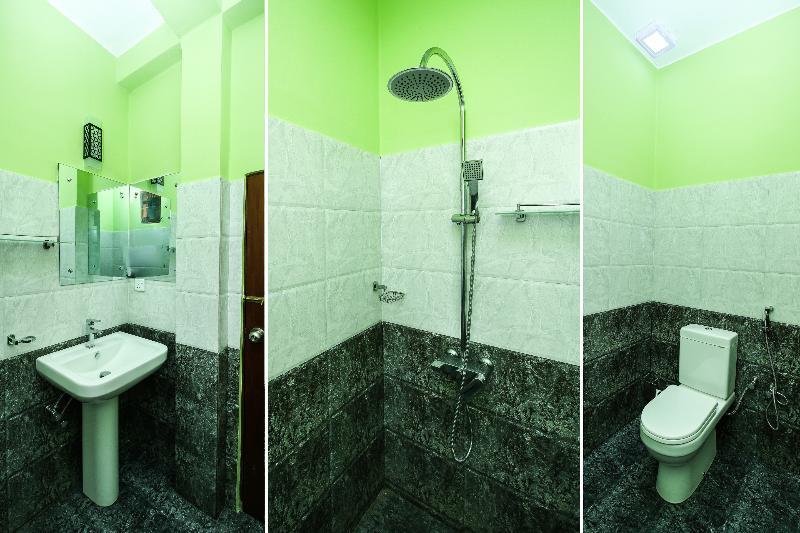Oyo 347 Hotel Empryean Катунаяка Экстерьер фото