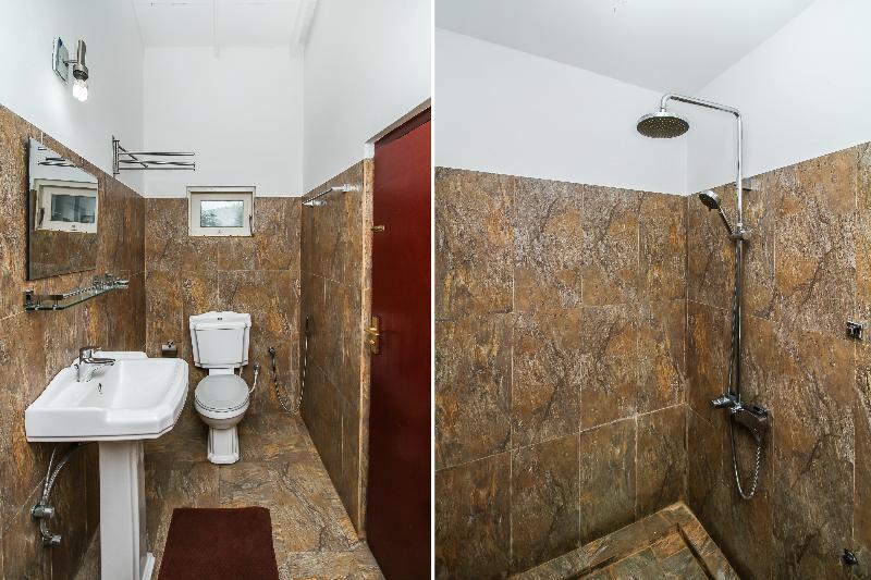 Oyo 347 Hotel Empryean Катунаяка Экстерьер фото